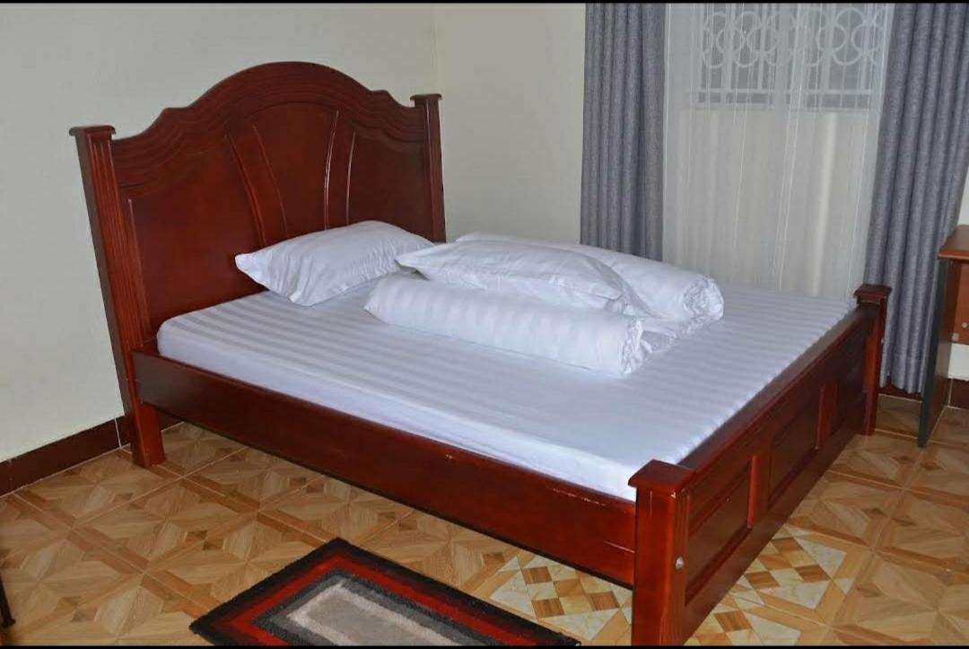 Migingo Suites Ентеббе Екстер'єр фото