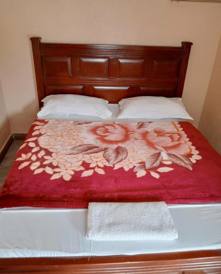 Migingo Suites Ентеббе Екстер'єр фото