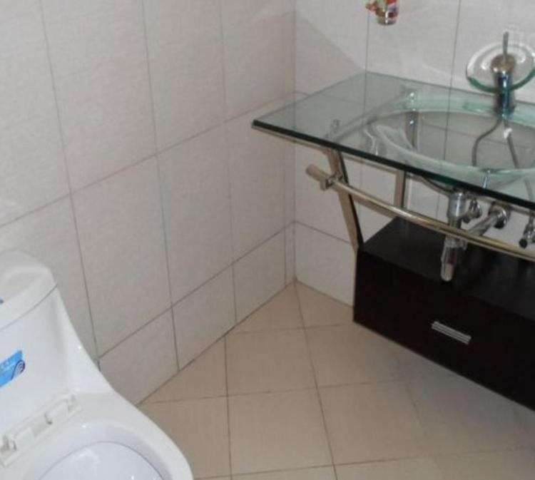 Migingo Suites Ентеббе Екстер'єр фото