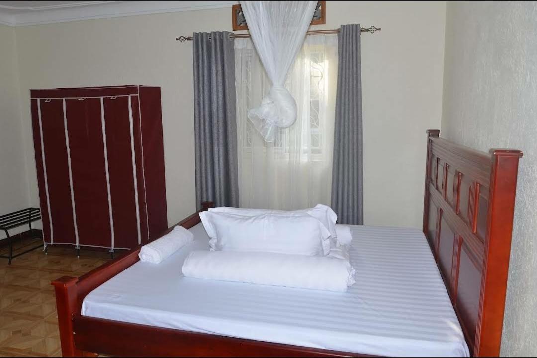 Migingo Suites Ентеббе Екстер'єр фото