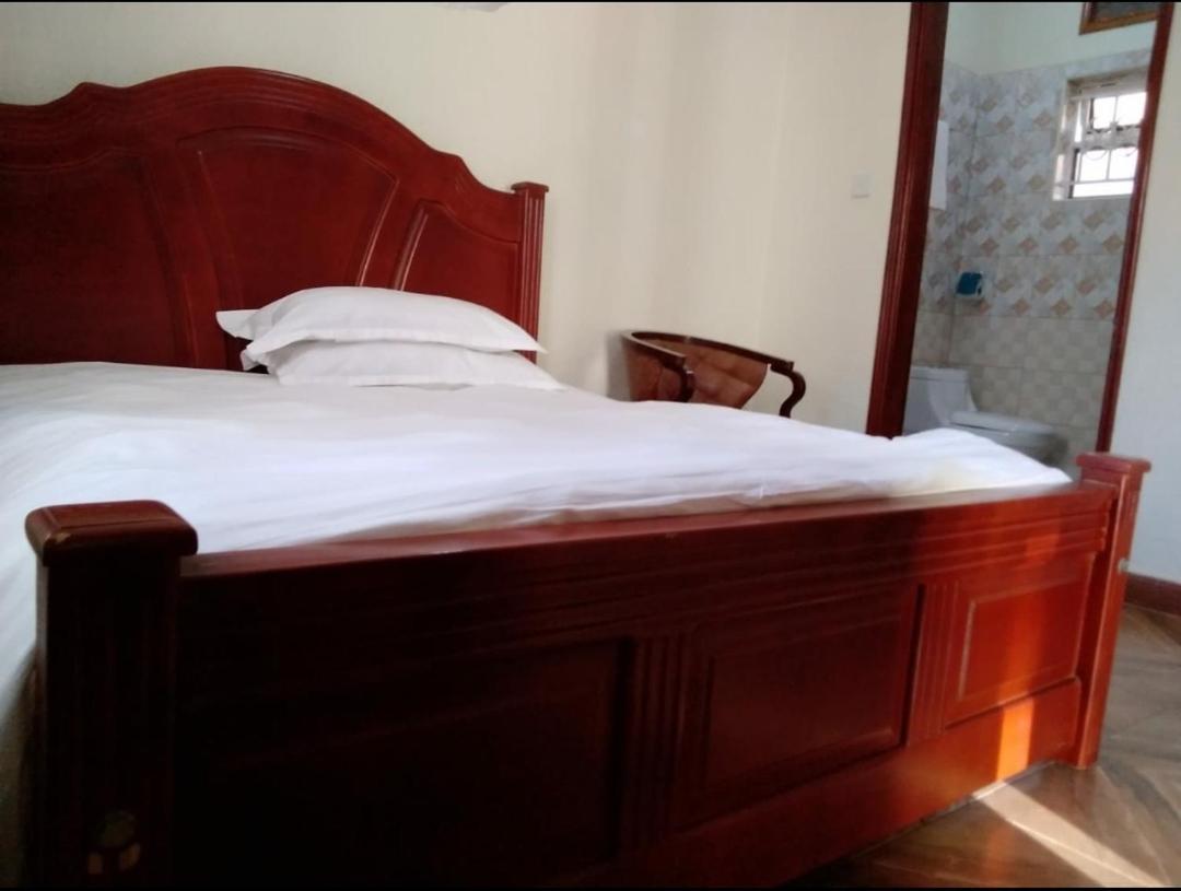 Migingo Suites Ентеббе Екстер'єр фото