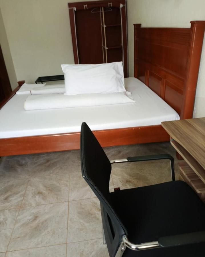 Migingo Suites Ентеббе Екстер'єр фото
