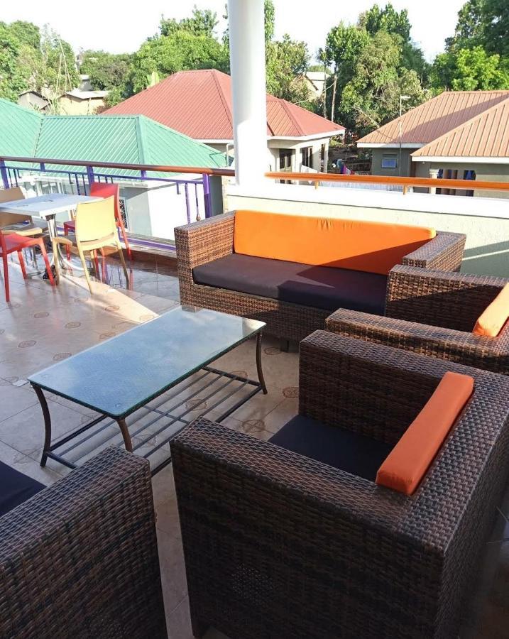 Migingo Suites Ентеббе Екстер'єр фото