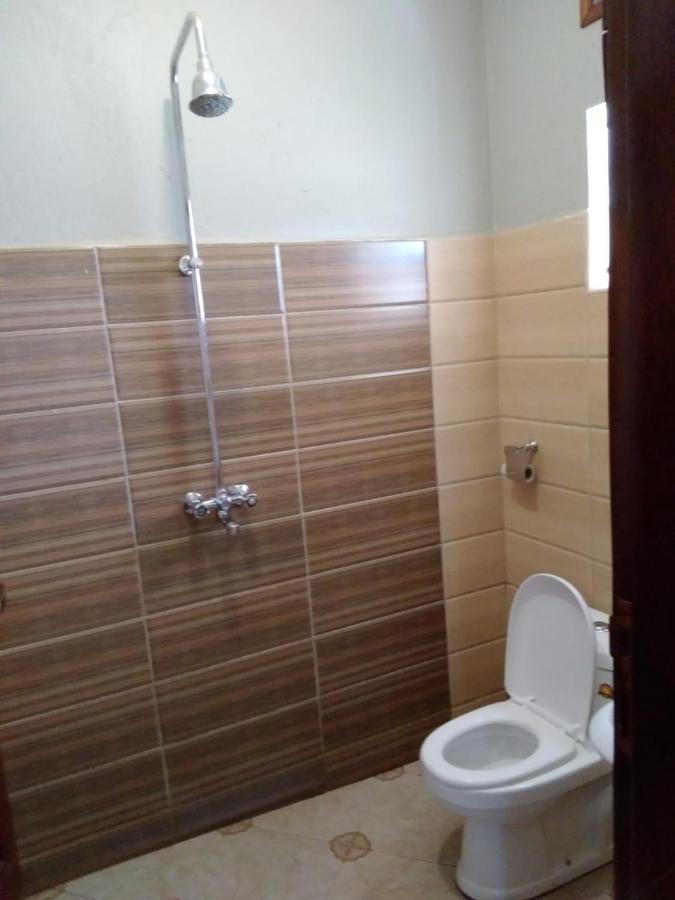 Migingo Suites Ентеббе Екстер'єр фото