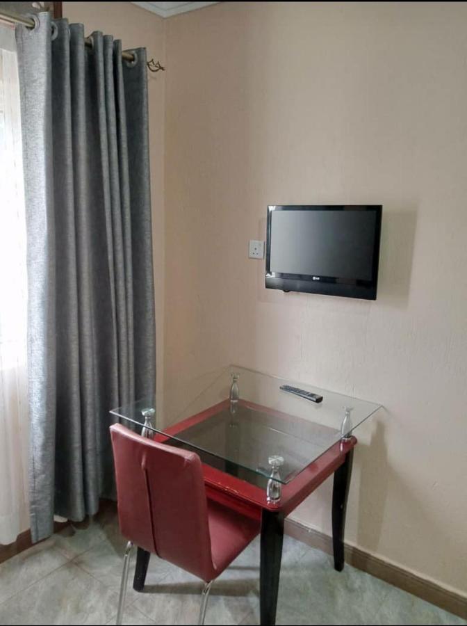 Migingo Suites Ентеббе Екстер'єр фото