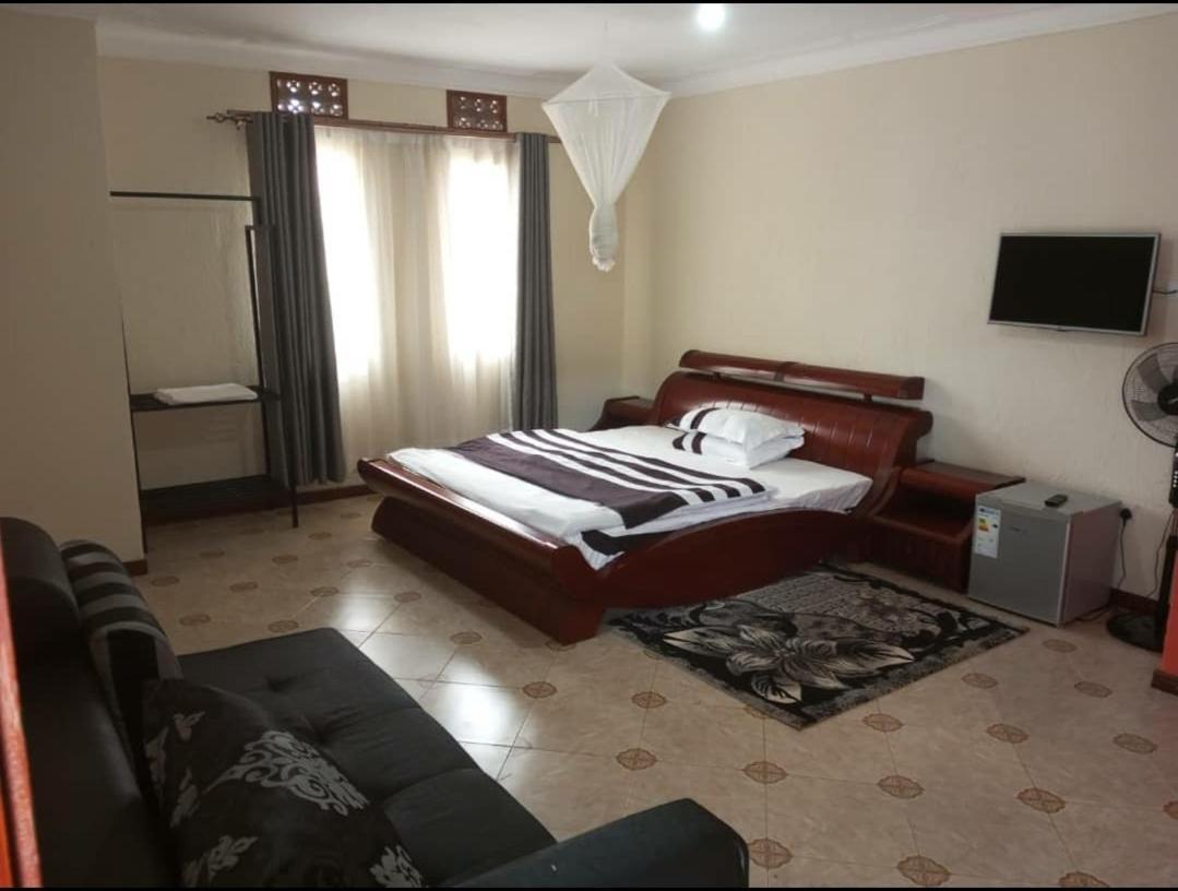 Migingo Suites Ентеббе Екстер'єр фото